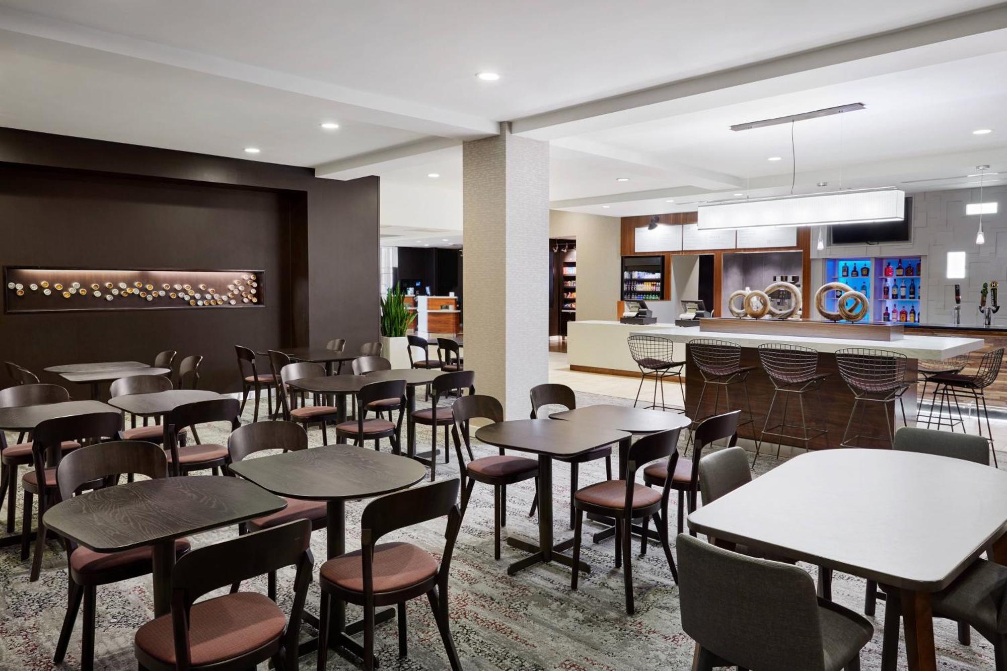 Courtyard Milwaukee Downtown Hotell Eksteriør bilde
